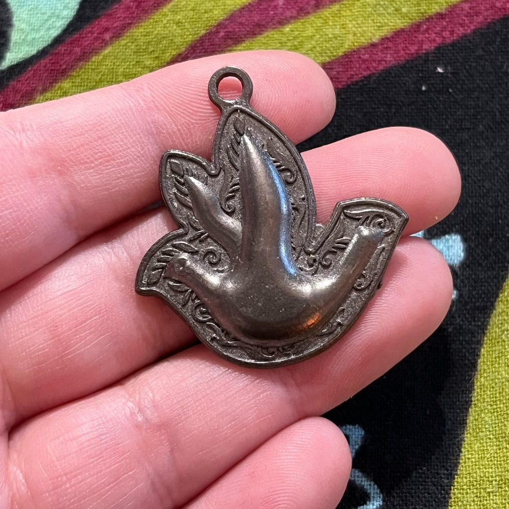 Vintage Whimsigoth Silver Tone Metal Dove Costume Jewelry Pendant